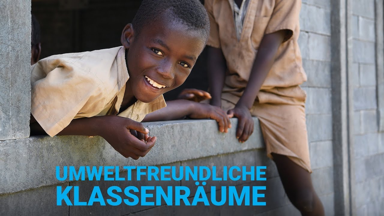 Bildungschancen durch Recycling Aus Plastikmüll werden Bauziegel für Schulgebäude hergestellt. So entstehen lebenswerte Gebäude und neue Bildungschancen für Kinder.
